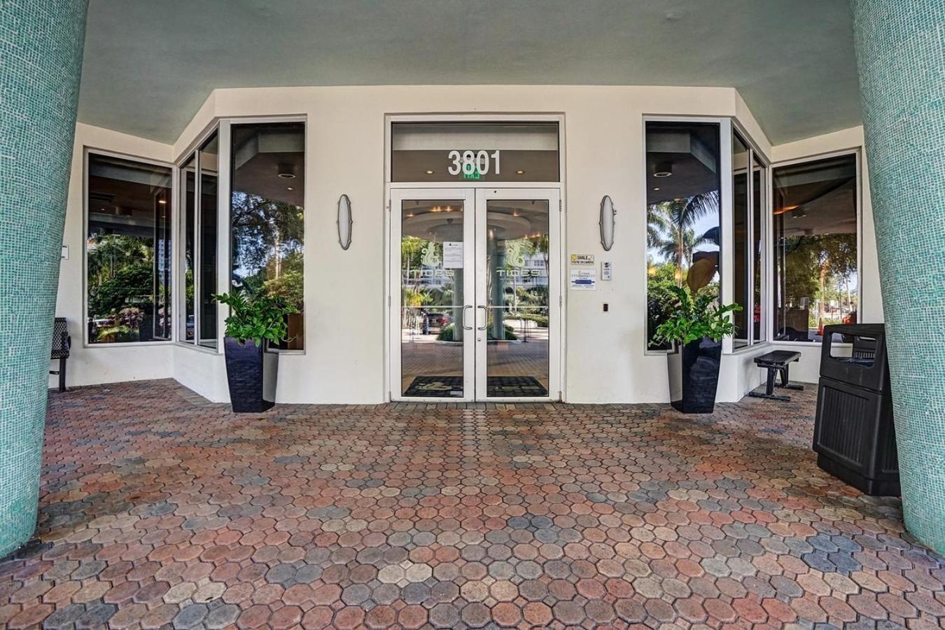 Wonderful Condo At Hallandale Beach, Near Ocean!! Hollywood Esterno foto