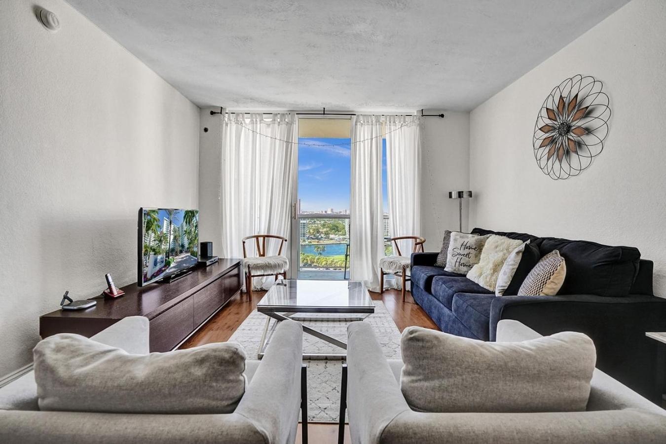 Wonderful Condo At Hallandale Beach, Near Ocean!! Hollywood Esterno foto