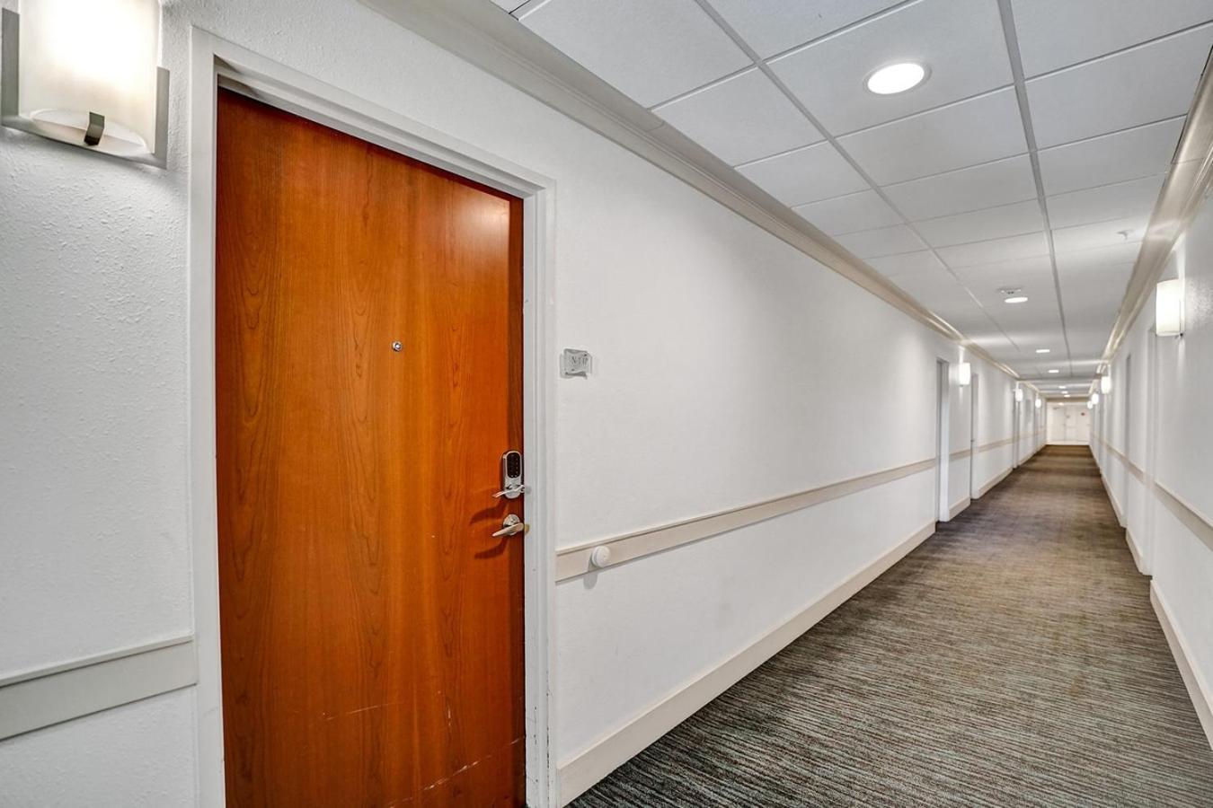 Wonderful Condo At Hallandale Beach, Near Ocean!! Hollywood Esterno foto