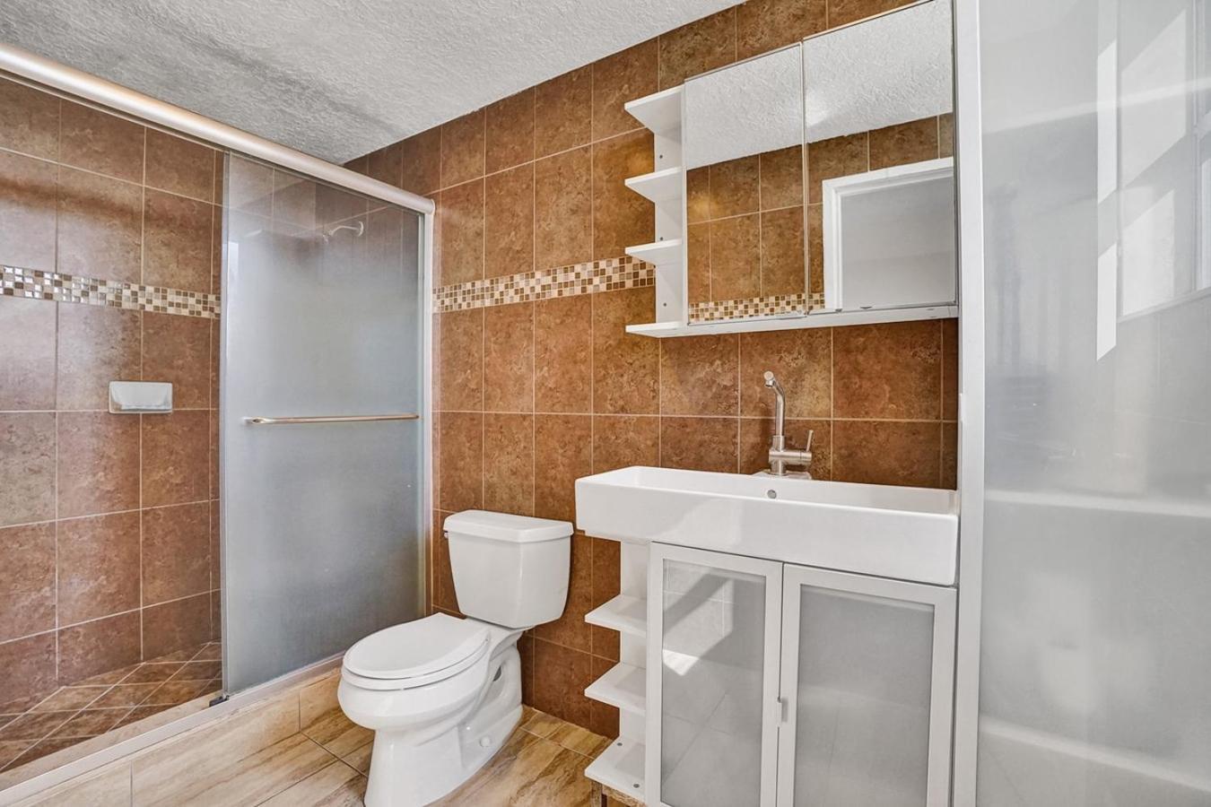 Wonderful Condo At Hallandale Beach, Near Ocean!! Hollywood Esterno foto