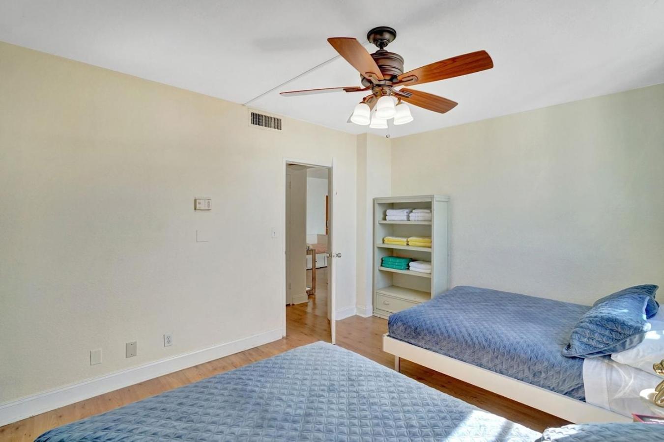 Wonderful Condo At Hallandale Beach, Near Ocean!! Hollywood Esterno foto